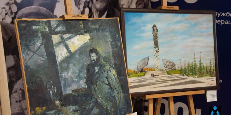 «СВОих не бросаем, а вдохновляем»: выставка ленинградских художников открылась в Донецке