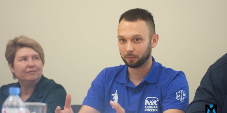 В Донецке предложили организовывать молодёжь по примеру Северной Кореи В Донецке предложили организовывать молодёжь по примеру Северной Кореи