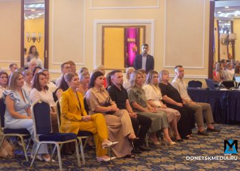 «Лицо государства»: сотрудники МФЦ в ДНР возвращают людям мирную жизнь