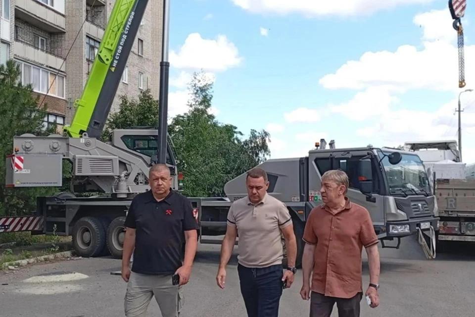 Аллея памяти в Ждановке, первый ремонт 52-летней школы в Мариуполе и дополнительные автобусы для Донецка. Дайджест за 2 июля