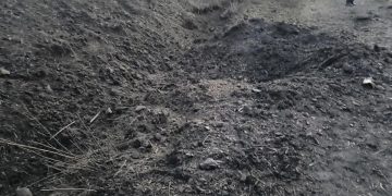 Украинские неонацисты нанесли ракетный удар по частному сектору Свердловска в ЛНР