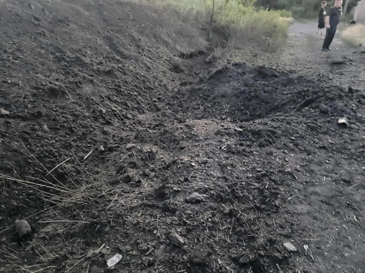Украинские неонацисты нанесли ракетный удар по частному сектору Свердловска в ЛНР Украинские неонацисты нанесли ракетный удар по частному сектору Свердловска в ЛНР