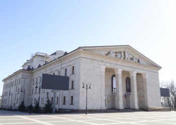 Мариупольский драмтеатр за сезон показал 180 спектаклей