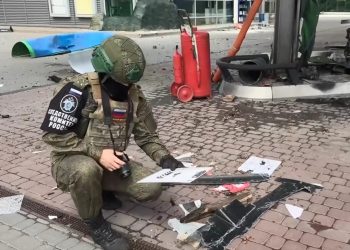 Спекулянты с канистрой: кто зарабатывает на очередях у АЗС Спекулянты с канистрой: кто зарабатывает на очередях у АЗС