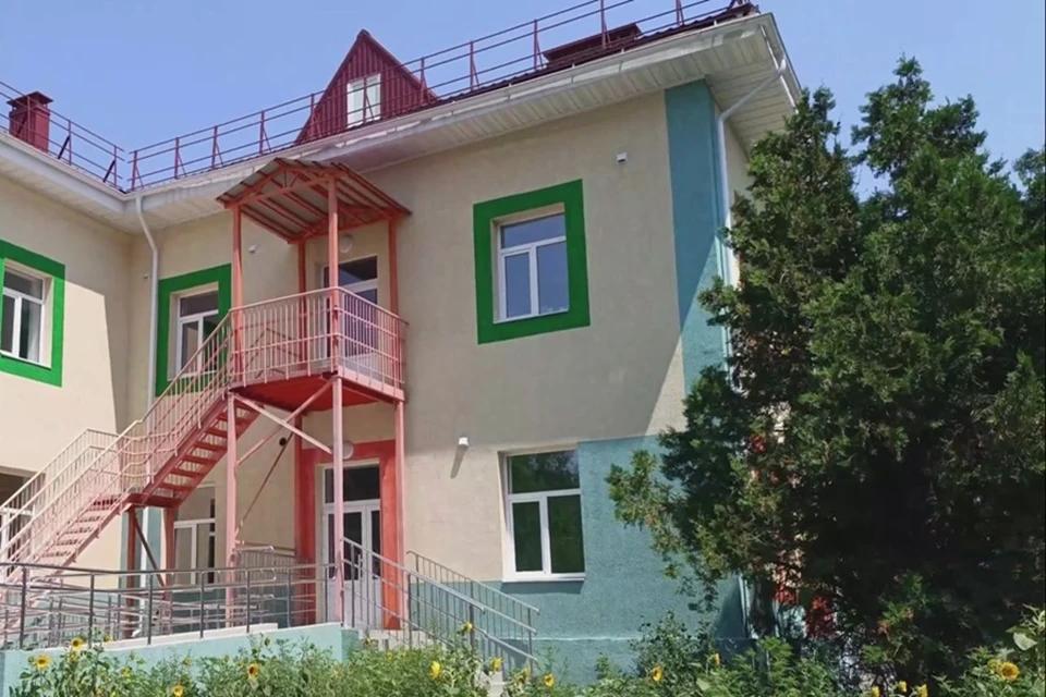 Обсуждение интеграции Донбасса, реконструкция «Ориона» в Енакиево и двухэтажного детского сада в Мариуполе. Дайджест за 18 июля