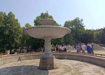 Московские специалисты сохранят исторический облик фонтана на Красной площади Луганска