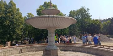 Московские специалисты сохранят исторический облик фонтана на Красной площади Луганска