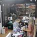 Мужчина с ножом ограбил магазин в Мариуполе