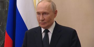 Владимир Путин поздравил военных моряков и ветеранов с Днем Военно-Морского Флота