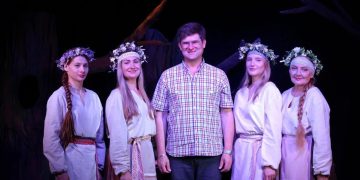 Московский режиссер поставил в Горловке спектакль по старинной русской сказке