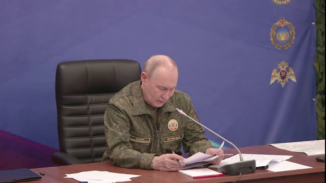 Захарова расшифровала «сигнал» Путина в военной форме Захарова расшифровала «сигнал» Путина в военной форме
