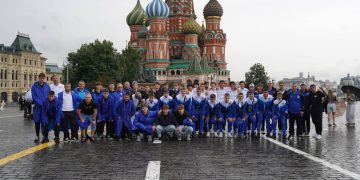 Встреча со звёздным защитником: футболистам из Донбасса провели экскурсию по Москве Встреча со звёздным защитником: футболистам из Донбасса провели экскурсию по Москве