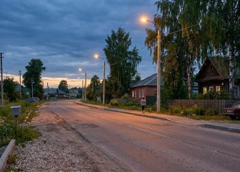 В прифронтовой Саханке вернулось освещение после восьми лет обстрелов