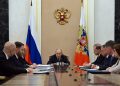 Владимир Путин назвал временными трудности на топливном рынке