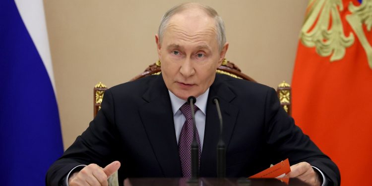 От ремонта к новым кварталам: Путин поблагодарил строителей за работу в Донбассе и Новороссии