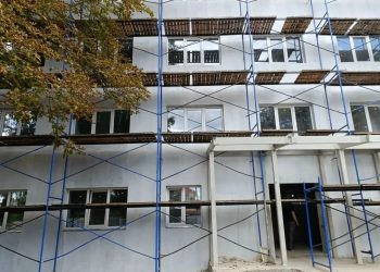 Москва помогает обновлять в Луганске колледж, общежитие и школу Москва помогает обновлять в Луганске колледж, общежитие и школу