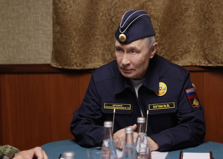 Путин провел совещание о безопасности восточных рубежей РФ Путин провел совещание о безопасности восточных рубежей РФ