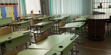 Школы Херсонской области перейдут на смешанное обучение из-за обстановки в регионе