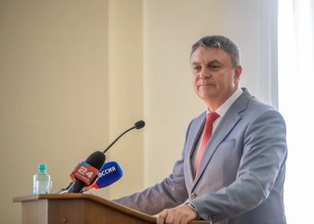 Глава ЛНР Пасечник: Сейчас для нас триколор – это знамя Победы