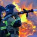 При ночном ударе БПЛА в Макеевке повреждения получил строительный магазин, дорогу перекрыли