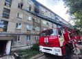 Огнеборцы вынесли двух пожилых из горящей квартиры в Енакиеве