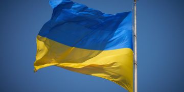 Украинцы всё чаще требуют выборов: доверие к Зеленскому снова упало
