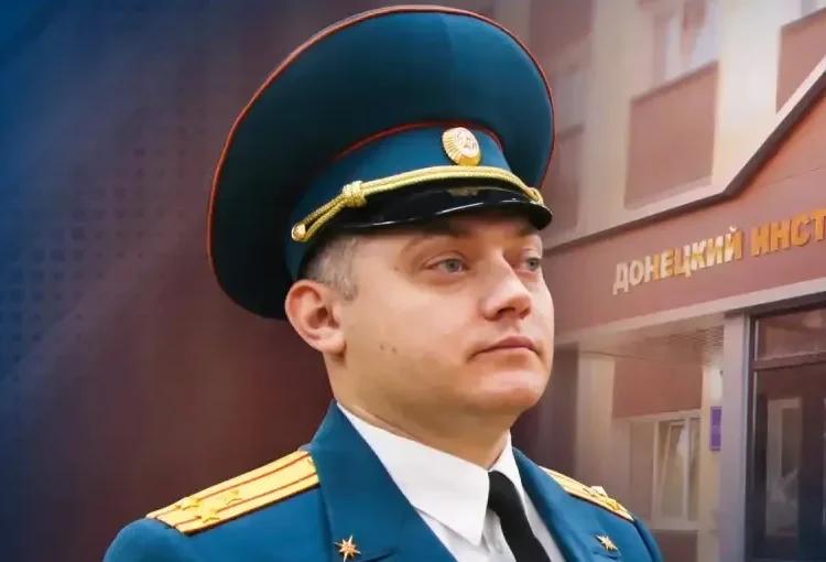 Офицер МЧС предотвратил трагедию после удара дрона по АЗС в Донецке