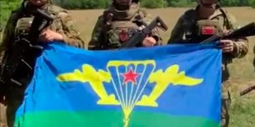 Владимир Путин поздравил десантников и ветеранов с Днём ВДВ