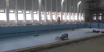 В Макеевке достраивают круглогодичный бассейн