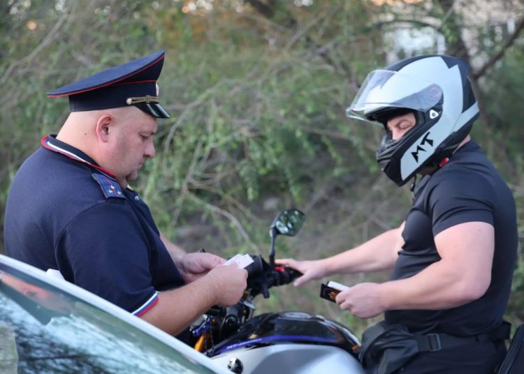 Питбайкеры на дороге: как уберечь подростков от аварий Питбайкеры на дороге: как уберечь подростков от аварий