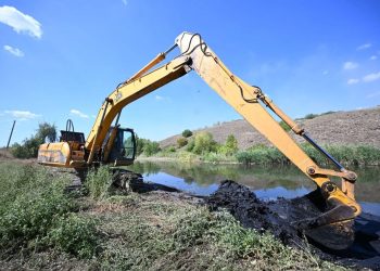 В ДНР продолжают расчистку рек в рамках нацпроекта «Экологическое благополучие»