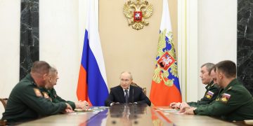 Опыт СВО решает: Путин поставил боевых генералов во главе тыла и новых войск