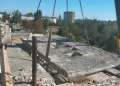 В Мариуполе восстанавливают перекрытия и возводят перегородки в ДК «Металлургов»