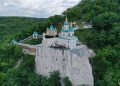 Лавра, курорт и линия фронта: что такое Святогорск и почему его освобождение важно для Донбасса