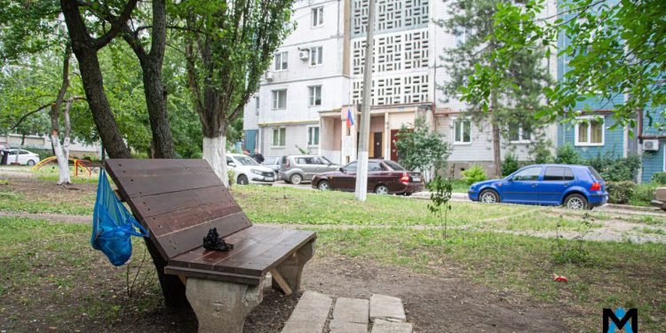Трое против запустения: как жильцы донецкого дома добились перемен во дворе