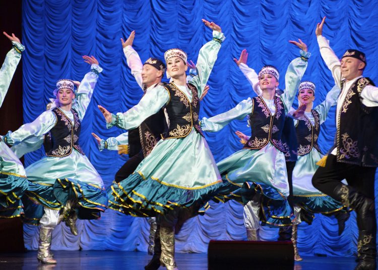 Ансамбль «Донбасс» собрал полный зал на гастролях в Пятигорске