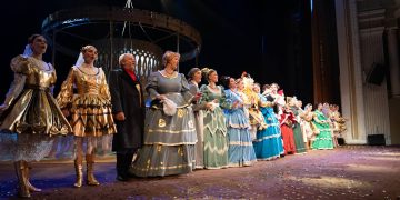 Донецкая муздрама открыла 100-й сезон премьерой «Женитьбы Бальзаминова» Донецкая муздрама открыла 100-й сезон премьерой «Женитьбы Бальзаминова»