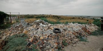 В Мариуполе ликвидируют стихийные свалки и вывезут 13 тысяч кубометров мусора