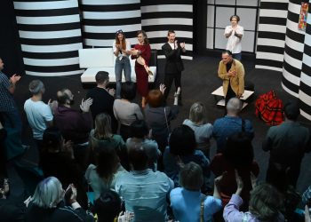 «Снегопад для Киры»: в Донецкой муздраме представили мелодраматический детектив