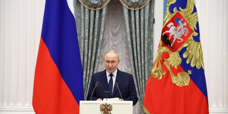 Роботы, спутники и ядерный щит: Путин представил армию будущего Роботы, спутники и ядерный щит: Путин представил армию будущего