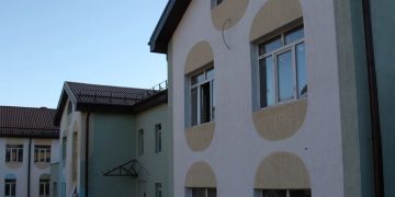 От фундамента до игровой площадки: в Мариуполе восстанавливают детский сад