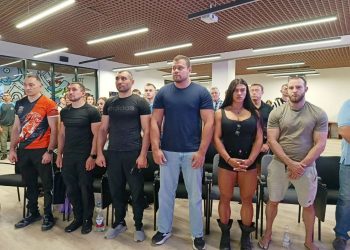В Луганске в День города прошёл турнир по армрестлингу «Арматура» В Луганске в День города прошёл турнир по армрестлингу «Арматура»