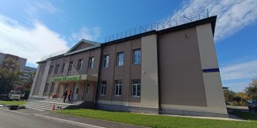 В Мариуполе восстановили школу 1953 года постройки В Мариуполе восстановили школу 1953 года постройки