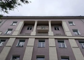 80% разрушений – не приговор: В Мариуполе восстанавливают дом 1930-х годов