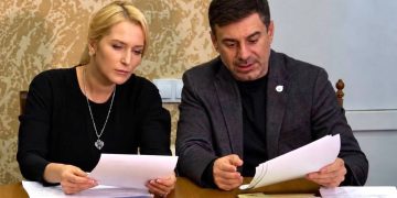Омбудсмен Лантратова вылетела в Алёшки для гуманитарной миссии