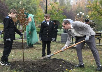 «Аллею казачьей Славы» заложили на набережной Кальмиуса в Донецке