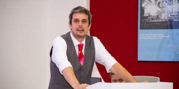 От «Пятнашки» до LEGO: как словак Мартин Кепрта стал учителем в Донецке