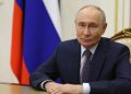 Путин поздравил российских педагогов с Днём учителя