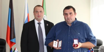 В Горловке наградили водителя автобуса за спасение пассажиров
