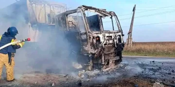 Тягач полностью сгорел после атаки дрона в Тельмановском округе, водитель в госпитале